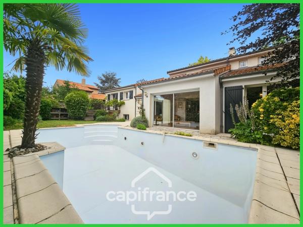 Maison à vendre 7 pièces, 180 m² BUXEROLLES (86), 5 chambres, 2 bureaux, piscine....