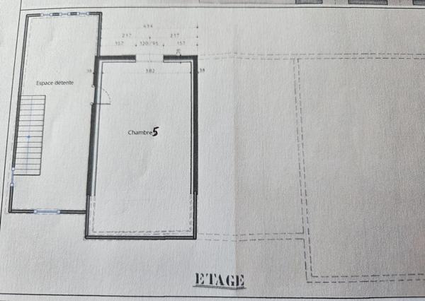 Maison à vendre 7 pièces, 180 m² BUXEROLLES (86), 5 chambres, 2 bureaux, piscine....