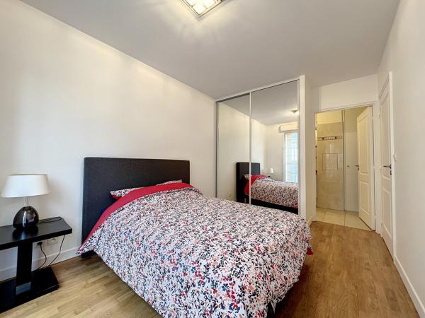 Location
                Appartement50,18 m² - 2 Pièces -
                    ISSY LES MOULINEAUX (92130)