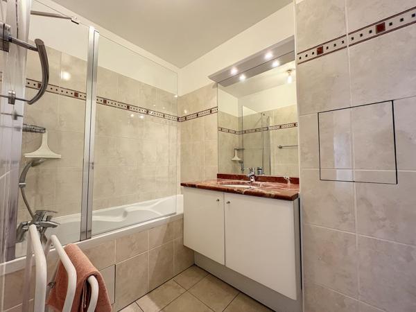 Location
                Appartement50,18 m² - 2 Pièces -
                    ISSY LES MOULINEAUX (92130)
