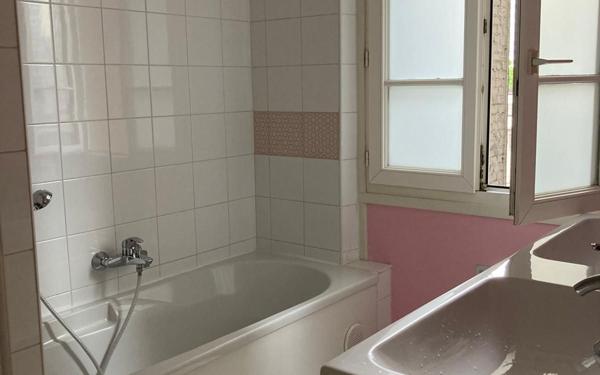 Appartement à vendre    3 pièces • 82,50 m2 Paris 14