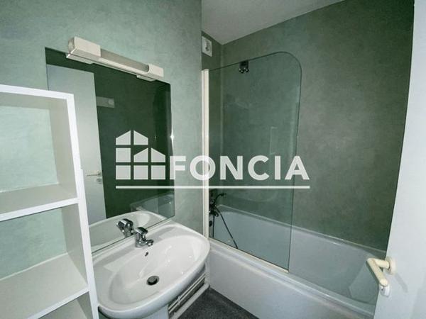 Location Studio meublé 25.05 m² - 105 RUE DE COUREILLES La Rochelle 17000