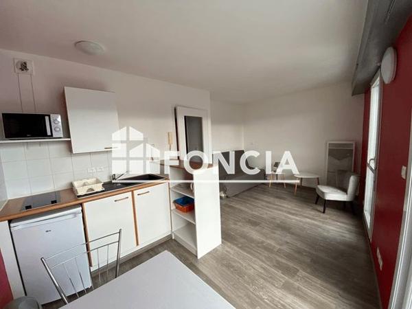 Location Studio meublé 25.05 m² - 105 RUE DE COUREILLES La Rochelle 17000