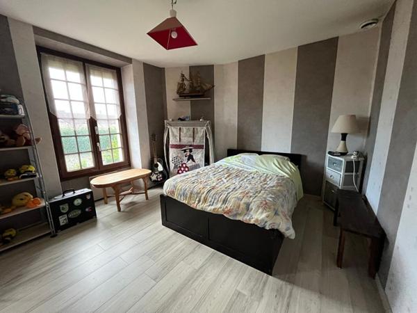 Authentique longère avec piscine, dépendances et belles prestations ? Cadre bucolique garanti