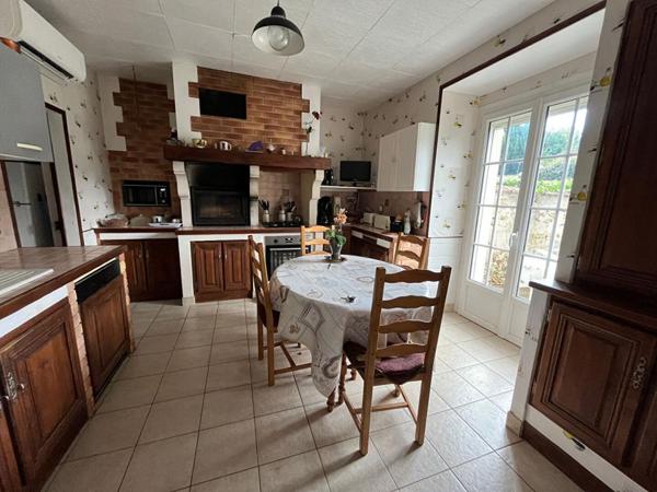 Authentique longère avec piscine, dépendances et belles prestations ? Cadre bucolique garanti