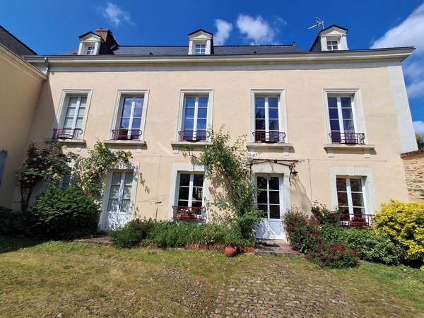 Maison 11 pièce(s) 6 chambre(s) 230 m²