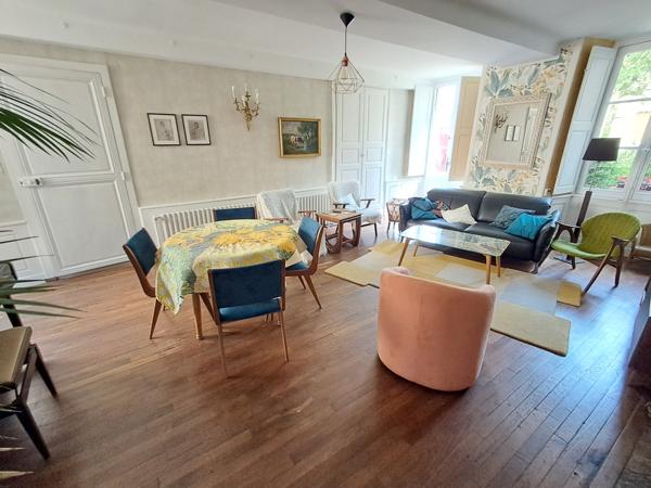 Maison 11 pièce(s) 6 chambre(s) 230 m²
