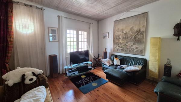 Maison Saintes année 30 - 3 chambres et garage pour Camping-car