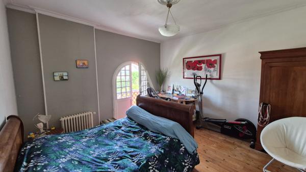 Maison Saintes année 30 - 3 chambres et garage pour Camping-car