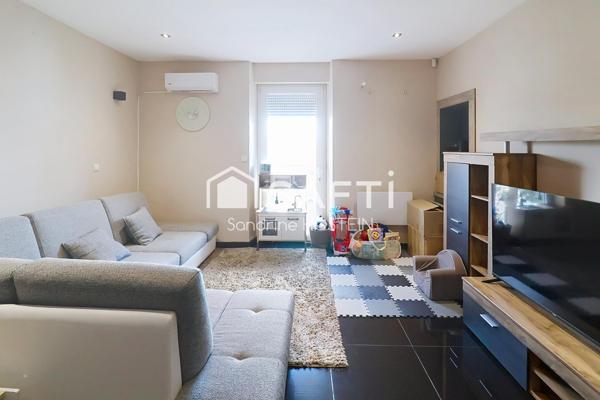 Maison rénovée de 110m2 hab avec 3 chambres, terrasse, jardin et garage