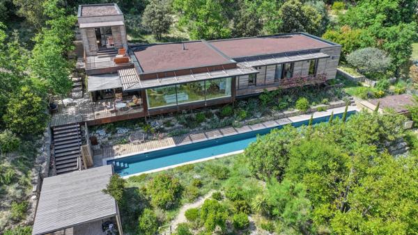 Vente Maison de luxe Malemort-du-Comtat 9 Pièces 200 m²
