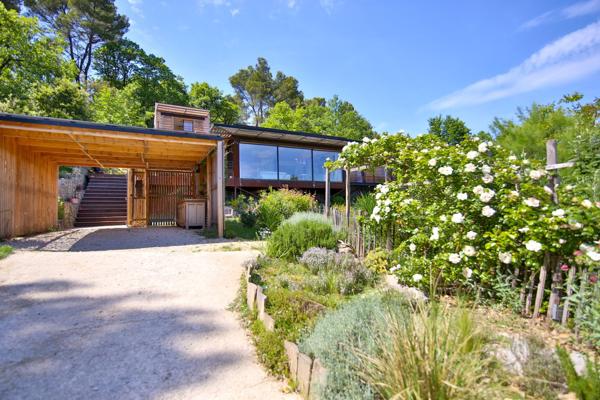 Vente Maison de luxe Malemort-du-Comtat 9 Pièces 200 m²