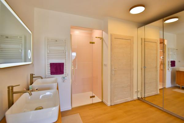 Vente Maison de luxe Malemort-du-Comtat 9 Pièces 200 m²