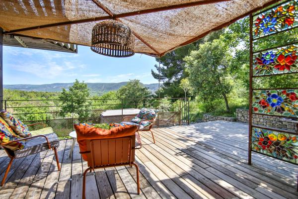 Vente Maison de luxe Malemort-du-Comtat 9 Pièces 200 m²