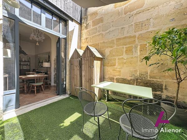 Maison en pierre avec jardin et cave - LE BOUSCAT