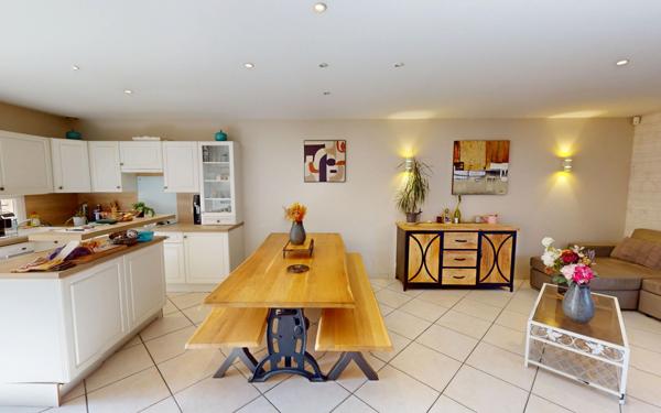 Maison à vendre    5 pièces • 132,46 m2 Villeurbanne