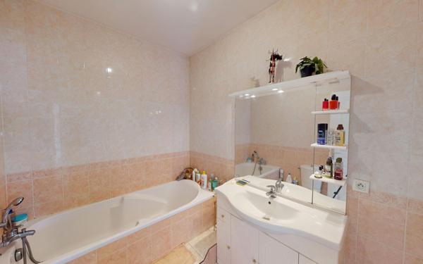 Maison à vendre    5 pièces • 132,46 m2 Villeurbanne