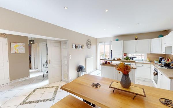 Maison à vendre    5 pièces • 132,46 m2 Villeurbanne