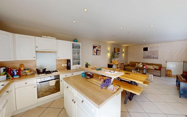 Maison à vendre    5 pièces • 132,46 m2 Villeurbanne