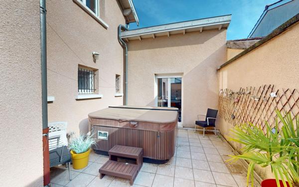 Maison à vendre    5 pièces • 132,46 m2 Villeurbanne