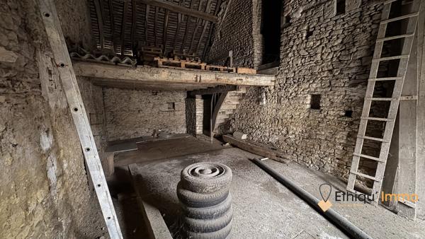 Double garage en pierres