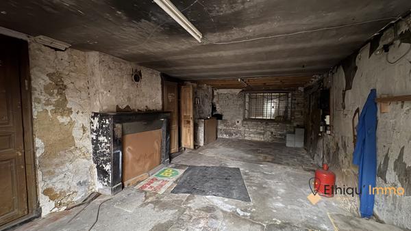 Double garage en pierres
