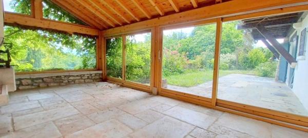 Saint-Jean-de-Gonville (01630) Maison 6 pièces avec piscine et terrain