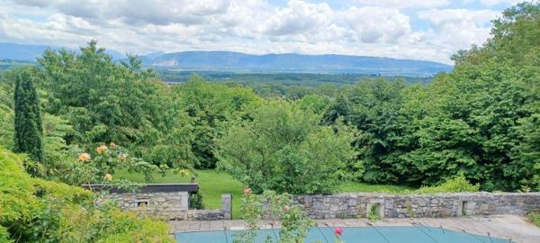 Saint-Jean-de-Gonville (01630) Maison 6 pièces avec piscine et terrain