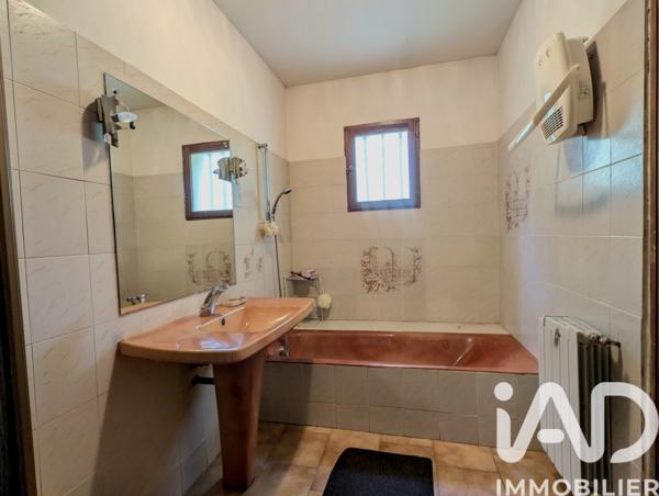 Maison à vendre 5 pièces 130 m² Saint-Zacharie