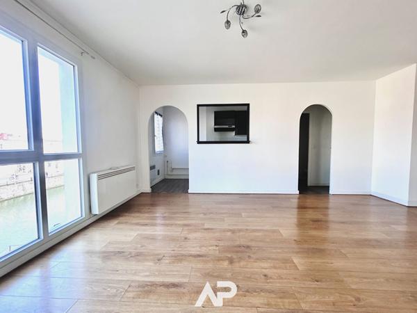 T2 avec ascenseur - Vieux Port de La Rochelle €224 000 ** - Référence MR627ED2-38