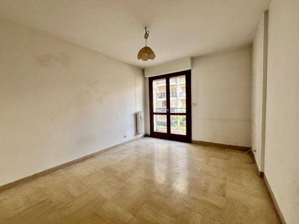 Appartement à NICE (06200)