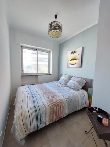 Cannes/ limite Le Cannet : grand deux pièces proche commerces et transports