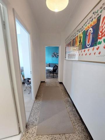 Cannes/ limite Le Cannet : grand deux pièces proche commerces et transports