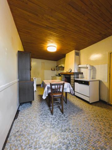 Centre bourg Châteaugiron : maison à rénover type 5 avec vaste jardin exposé Sud