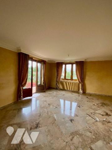 VAUGNERAY MAISON AVEC FORT POTENTIEL SUR 3084 M² DE TERRAIN