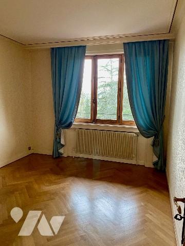 VAUGNERAY MAISON AVEC FORT POTENTIEL SUR 3084 M² DE TERRAIN