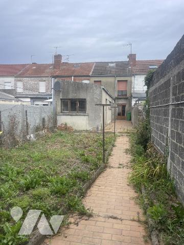 Maison de 127 m2 - 3 chambres - jardin - grand garage (80 m2)