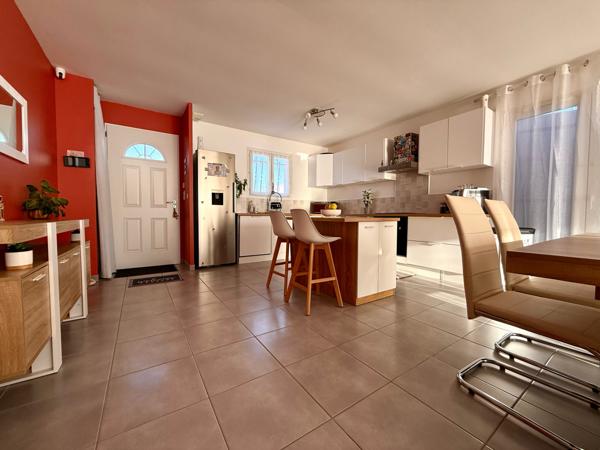 Florensac (34510) Villa contemporaine 3 Chambres, Piscine, DPE : A