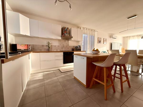 Florensac (34510) Villa contemporaine 3 Chambres, Piscine, DPE : A