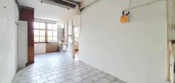 MAISON 147m2, 5 à 8 CHAMBRES 2 GARAGES JARDIN 300m2