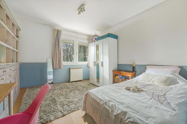 Prévessin-Moëns – Maison d’architecte T7 d’exception au cœur d’un parc privé avec piscine