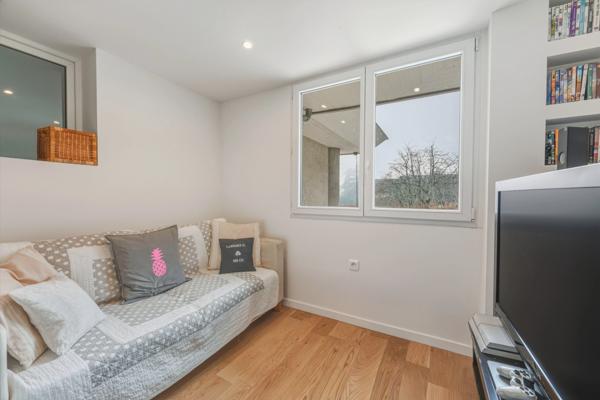 Prévessin-Moëns – Maison d’architecte T7 d’exception au cœur d’un parc privé avec piscine