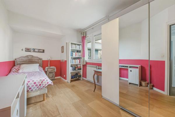 Prévessin-Moëns – Maison d’architecte T7 d’exception au cœur d’un parc privé avec piscine