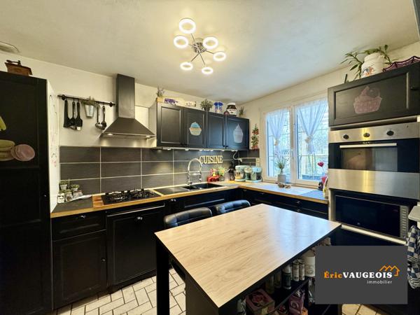 Coulommiers (77120) Maison T6 de 105 m², Terrain 625m² DPE : C avec piscine chauffée