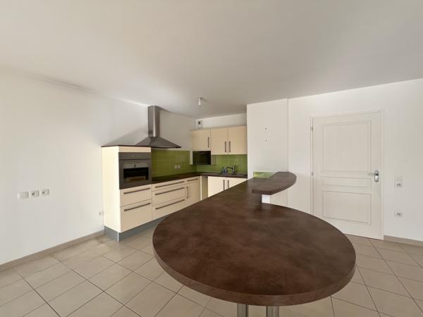 Appartement
                                                                                                                                                                                                                                                                                                                        3 pièce(s)                                                                                                                                                                                                          2 chambre(s)                                                                                                                                                                                                          82.86  m²