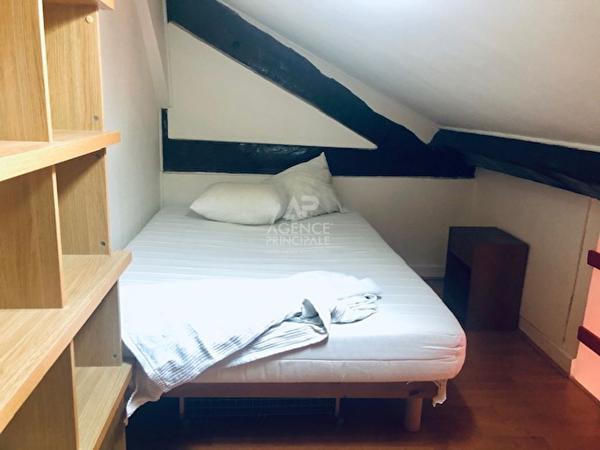"Versailles Montreuil " studio meublé de 17 m² ! Loyer 673 €/mois charges comprises **  - Référence  8549
