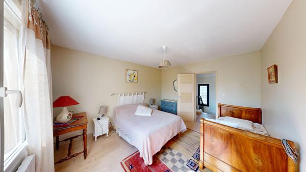 Maison à Carcassonne avec garage, jardin et piscine.