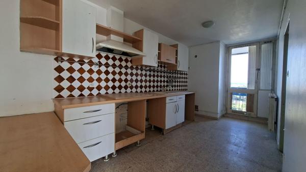 Terrasse + cave + appartement