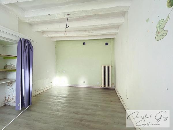 A vendre Vaas (72500), 10 minutes de Montval sur Loir, entre Tours et Le Mans – En campagne, ensemble immobilier comprenant un vaste entrepôt et une maison d'habitation