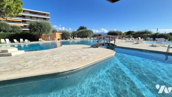 Les Belles Terres - Un studio de 36 m² avec une grande terrasse et une vue panoramique sur la mer !